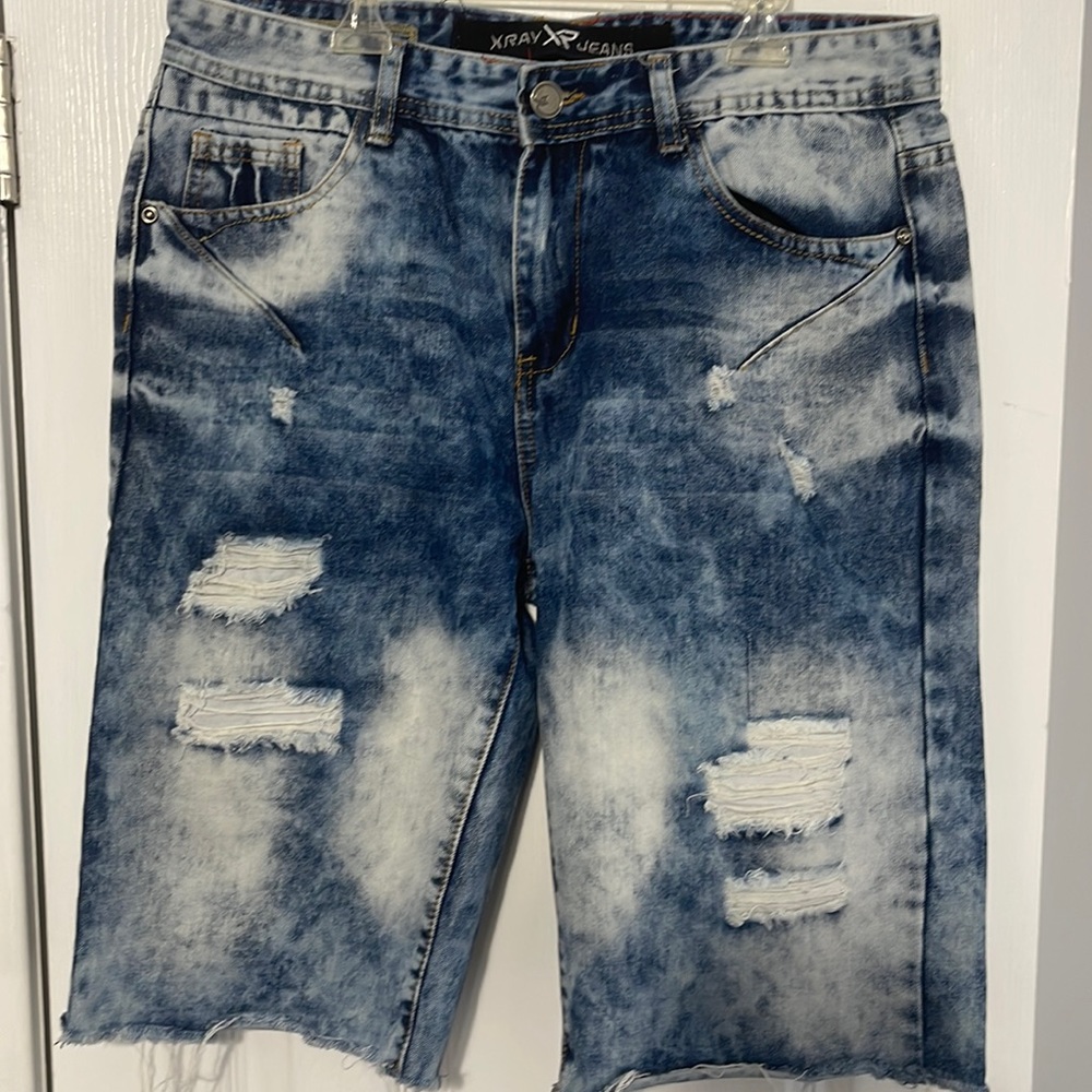 Men’s Destroyed denim shorts